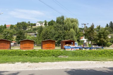 Eğer, Macaristan - 23 Ağustos 2019: Eğer 'de Sevenier' lerin satışı için tezgahlar