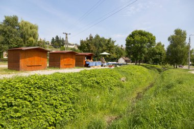 Eğer, Macaristan - 23 Ağustos 2019: Eğer 'de Sevenier' lerin satışı için tezgahlar