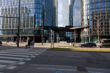 Viyana, Avusturya - 14 Şubat 2024: Viyana sokaklarından birinin manzarası