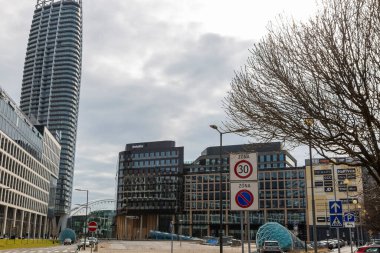 Bratislava, Slovakya - 14 Şubat 2024: Slovak başkenti Bratislava 'nın modern mimarisi