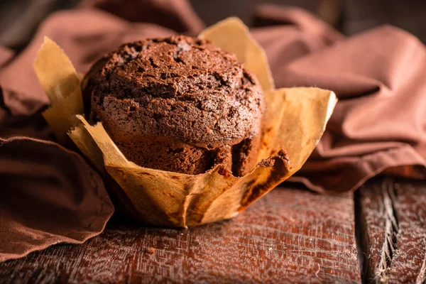 Zelfgemaakte Chocolade Muffin Houten Tafel — Stockfoto