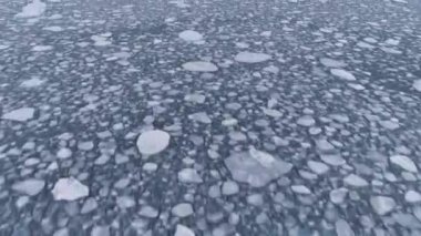 Buz ve buzdağı Okyanusu. Antarktika hızlı hava atış.