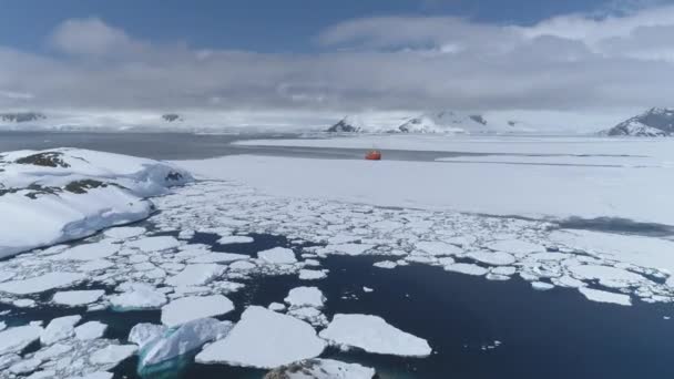 Antarktida oceánu expedice ledoborec lodní anténa — Stock video