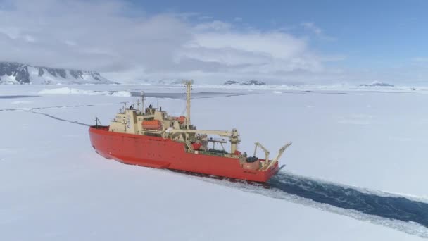 Antarctic icebreaker vessel float ice aerial shot — Stock Video