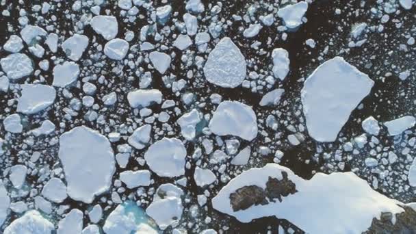 Vista aérea de superficie de agua abierta antártica norte — Vídeos de Stock
