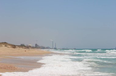 İsrail, Akdeniz, yaz aylarında deniz kıyısı fotoğrafı