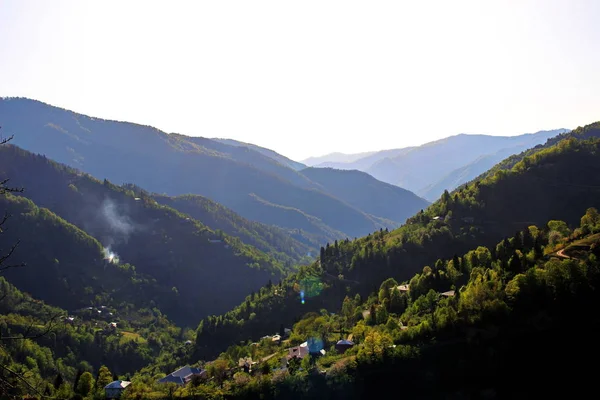 Gürcistan Dağları 'nda köy, Adjara, bahar — Stok fotoğraf