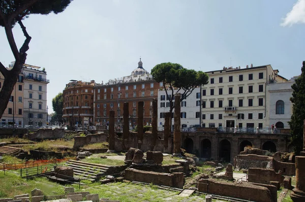 Foto del sitio arqueológico cerca de donde Julio César fue asesinado —  Fotos de Stock