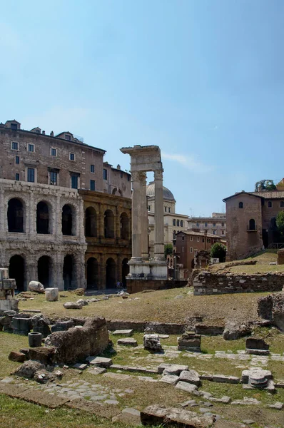 Foto do Teatro Marcello e Templo de Apolo Medicus Sosianus — Fotografia de Stock