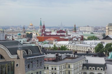 Moskova, Rusya - 15 Mayıs 2018: Hava çatı görünümü Moskova tarihi merkezindeki bakış açısından.