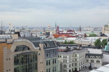 Moskova, Rusya - 15 Mayıs 2018: Hava çatı görünümü Moskova tarihi merkezindeki bakış açısından.