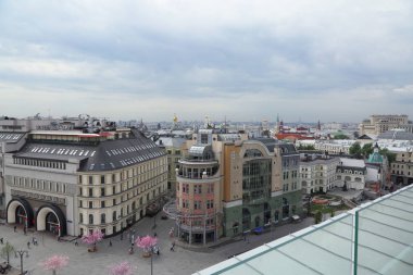 Moskova, Rusya - 15 Mayıs 2018: Hava çatı görünümü Moskova tarihi merkezindeki bakış açısından.
