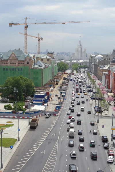 Moskova, Rusya - 15 Mayıs 2018: Hava çatı görünümü Moskova tarihi merkezindeki bakış açısından.
