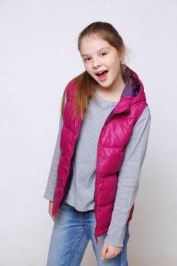 Beautirul studio Avrupa beyaz genç kız portresi