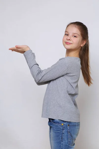 Sorrindo Europeu Caucasiano Adolescente Menina — Fotografia de Stock