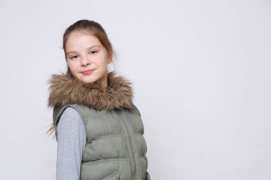 Güzel stüdyo Avrupa beyaz genç kız portresi