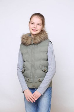 Güzel stüdyo Avrupa beyaz genç kız portresi