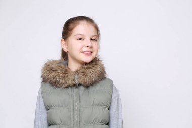 Güzel stüdyo Avrupa beyaz genç kız portresi