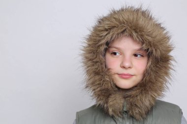 Güzel stüdyo Avrupa beyaz genç kız portresi