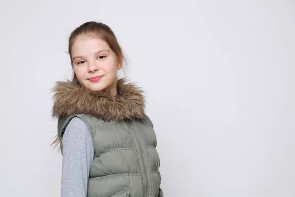 Schönes Studioporträt Eines Europäischen Kaukasischen Teenie Mädchens — Stockfoto