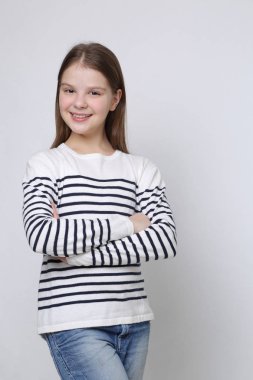 Güzel stüdyo Avrupa beyaz genç kız portresi