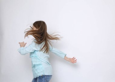 Güzel stüdyo Avrupa beyaz genç kız portresi