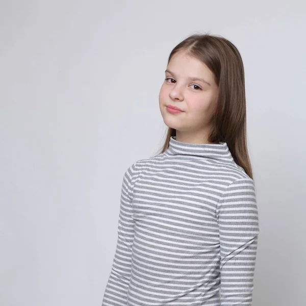 Retrato Encantador Menina Adolescente Caucasiana Europeia — Fotografia de Stock
