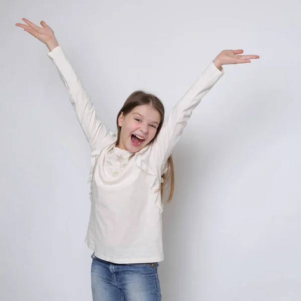 Retrato Encantador Menina Adolescente Caucasiana Europeia — Fotografia de Stock