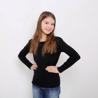 Stüdyo imge-in güzel duygusal beyaz genç kız