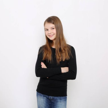 Stüdyo imge-in güzel duygusal beyaz genç kız