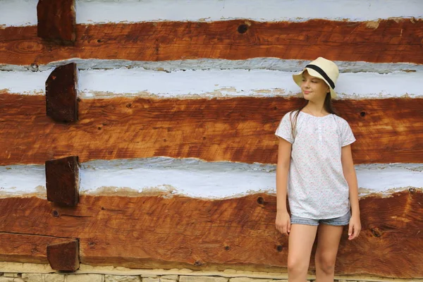 Beautiful Teen Girl Standing Old Wooden Wall Ancien Country House — Stock Photo, Image