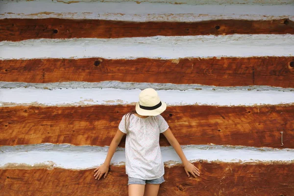 Beautiful Teen Girl Standing Old Wooden Wall Ancien Country House — Stock Photo, Image