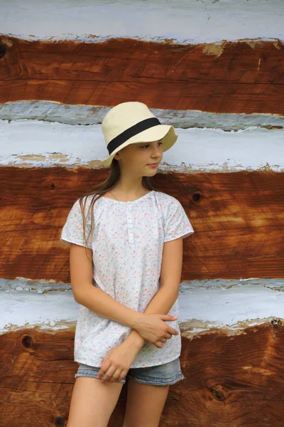 Beautiful Teen Girl Standing Old Wooden Wall Ancien Country House — Stock Photo, Image