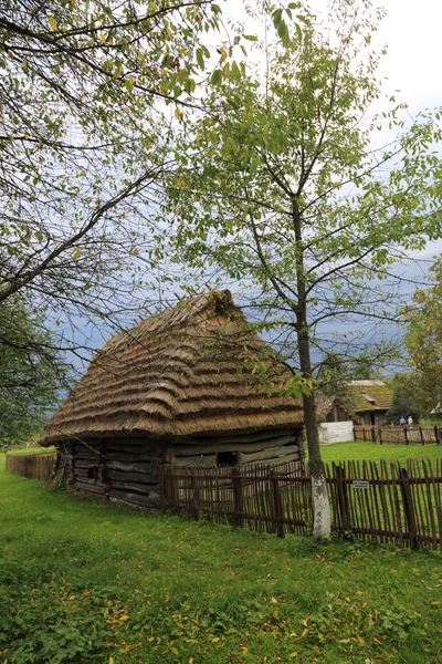 Polónia Sanok Agosto 2018 Edifícios Madeira Antigos Autênticos Museu Etnográfico — Fotografia de Stock