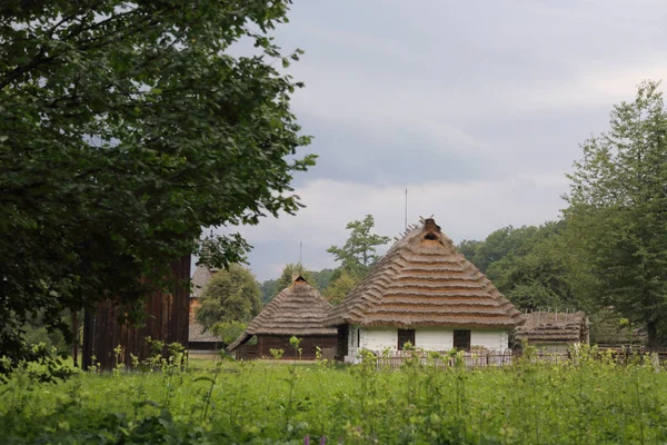 Polsko Sanok 2018 Autentické Staré Dřevěné Budovy Etnografickém Muzeu Sanok — Stock fotografie