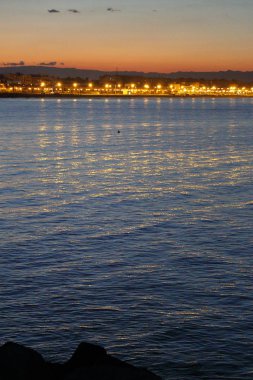 Valencia'da deniz Akdeniz gün batımı görünümü