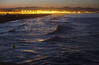 Valencia'da deniz Akdeniz gün batımı görünümü