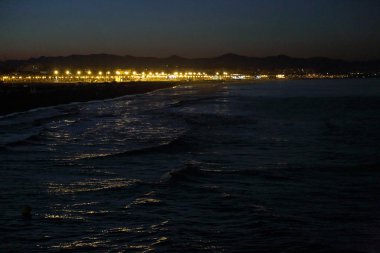 Valencia'da deniz Akdeniz gün batımı görünümü