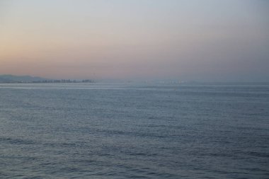 Gün batımı ısmarlayarak Valencia denizde