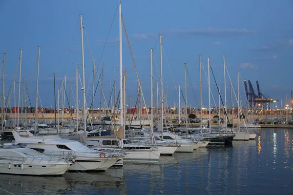 Valencia Spanien Juni 2018 Schöner Blick Auf Jachten Und Seehafen — Stockfoto