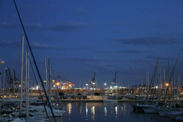 Valencia Spanje Juni 2018 Prachtig Uitzicht Jachten Zeehaven Tijdens Het — Stockfoto