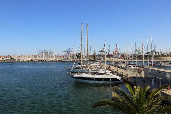 Valencia Spanien Juni 2018 Vacker Utsikt Yachter Och Hamn Sommarsäsongen — Stockfoto