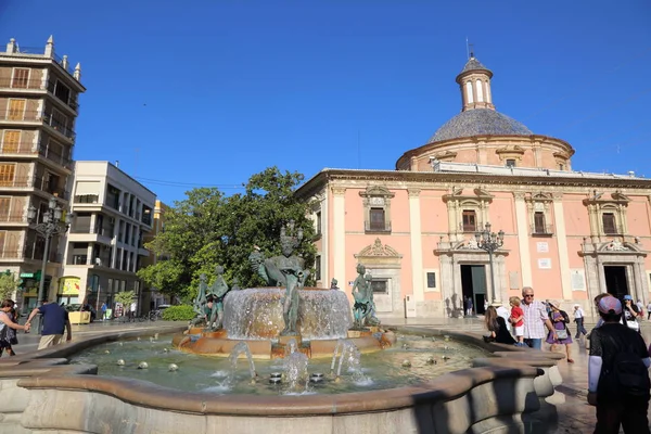 Valencia Spain June 2018 People Fountain Rio Turia Square Virgin — Stock Photo, Image