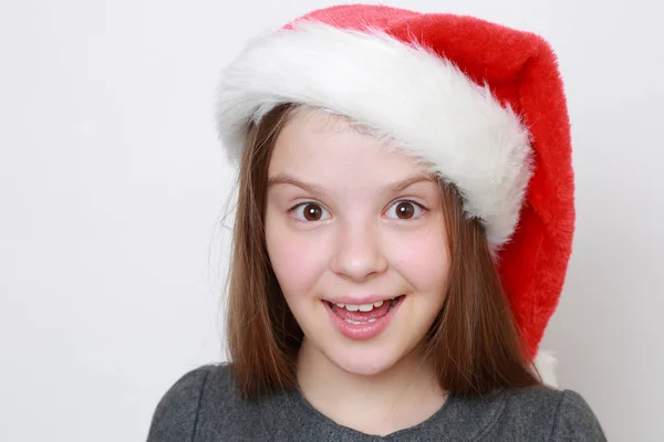 Kind Mit Weihnachtsmütze — Stockfoto