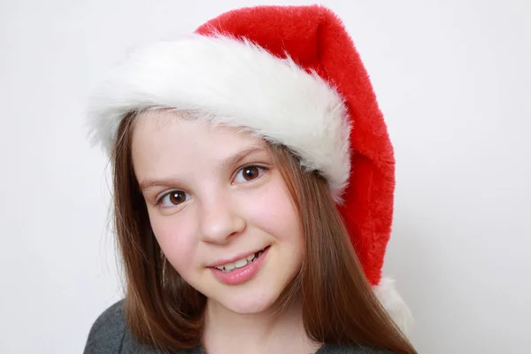 Kind Mit Weihnachtsmütze — Stockfoto