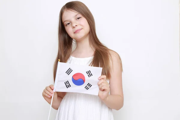 Όμορφο Κοριτσάκι Και Ιαπωνική Σημαία — Φωτογραφία Αρχείου