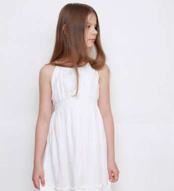 Duygusal küçük kız görüntüsü