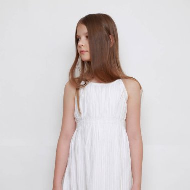 Duygusal küçük kız görüntüsü