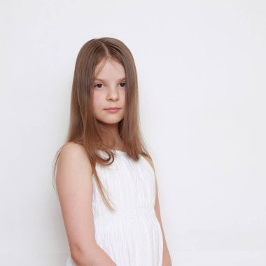 Duygusal küçük kız görüntüsü