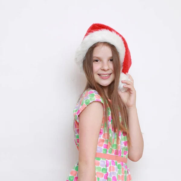 Klein Meisje Kerstman Hoed — Stockfoto